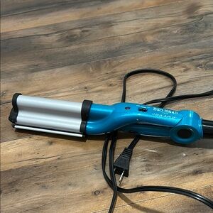TIGI Bed Head Wave Artist in Vibrant Blue